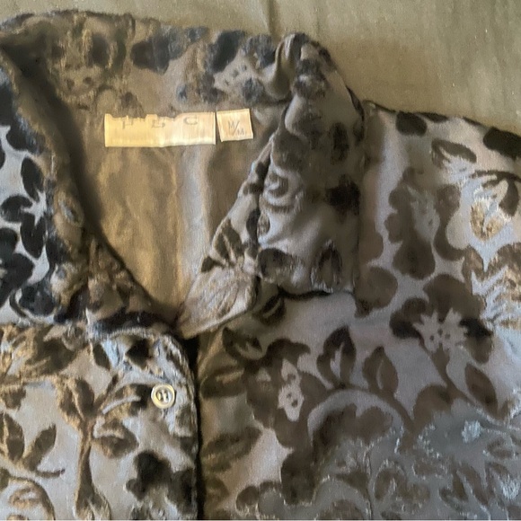 PSC Pressed Velvet Flowers Ling Sleeve Blouse - Picture 3 of 7